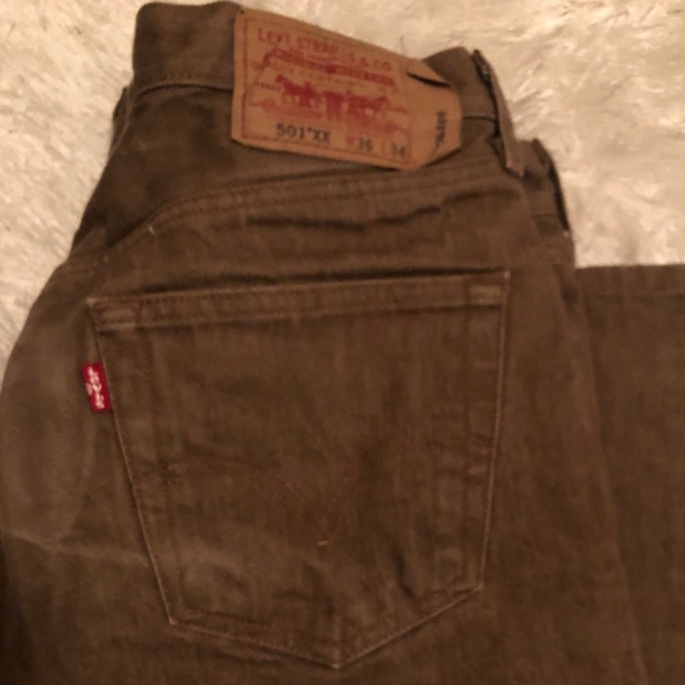 Levi's Classic Brown Jeans with Red Tab